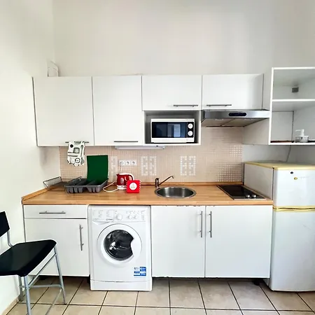 Fair Enough City Center Apt Apartment